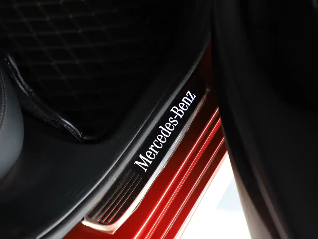 Mercedes-Benz C-Class — миниатюра 8