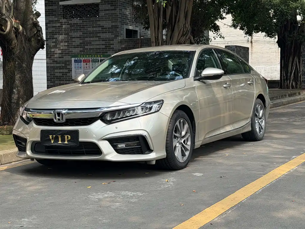 Купить Honda Inspire