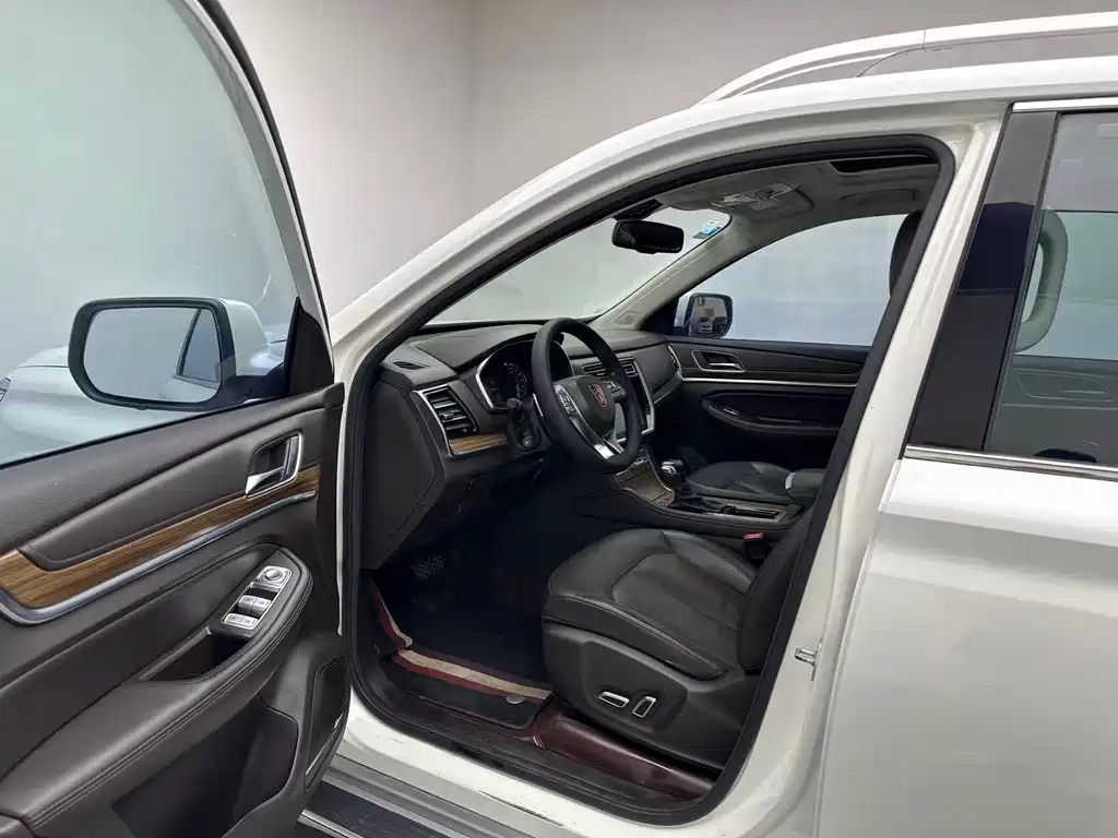 Roewe RX8 — миниатюра 6