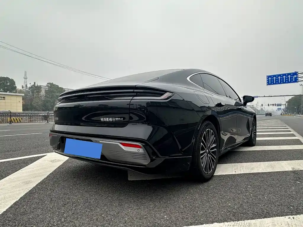 GEELY GALAXY GALAXY SPARKLE 8