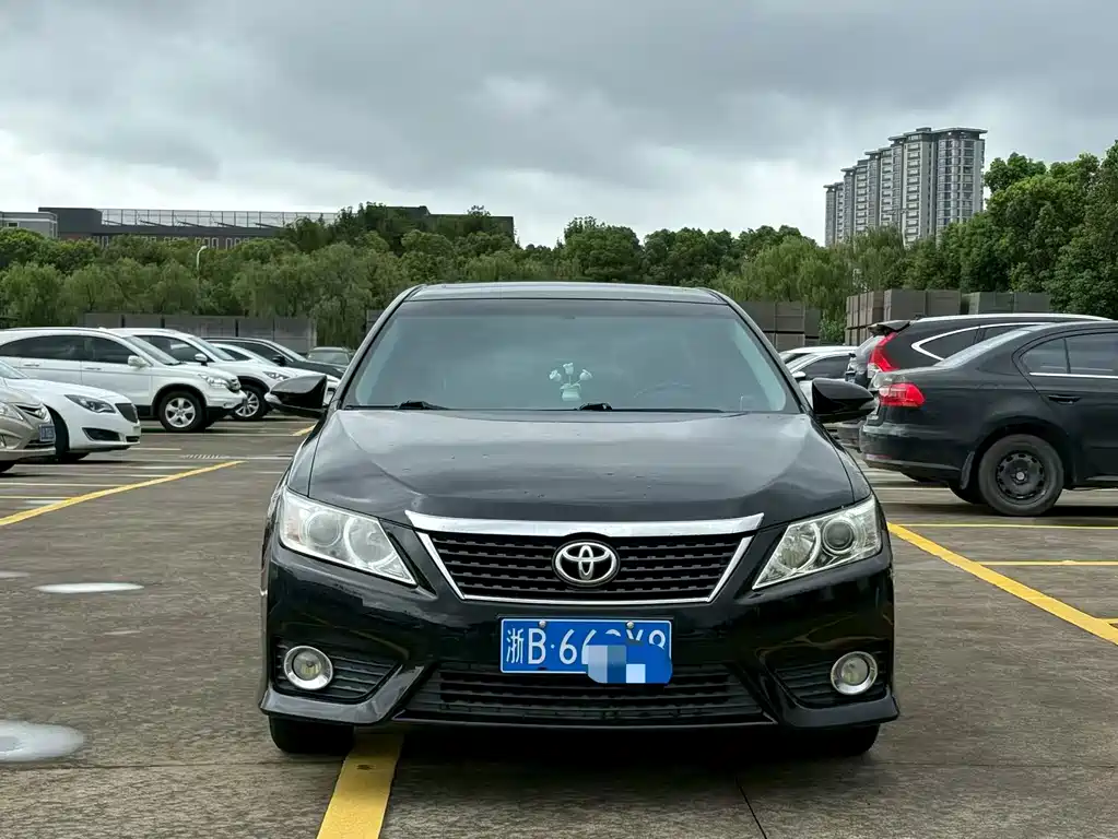 Toyota Camry — миниатюра 2