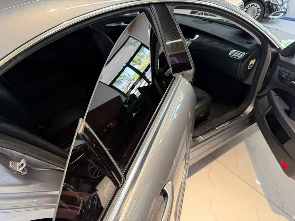 Mercedes-Benz CLS — миниатюра 13