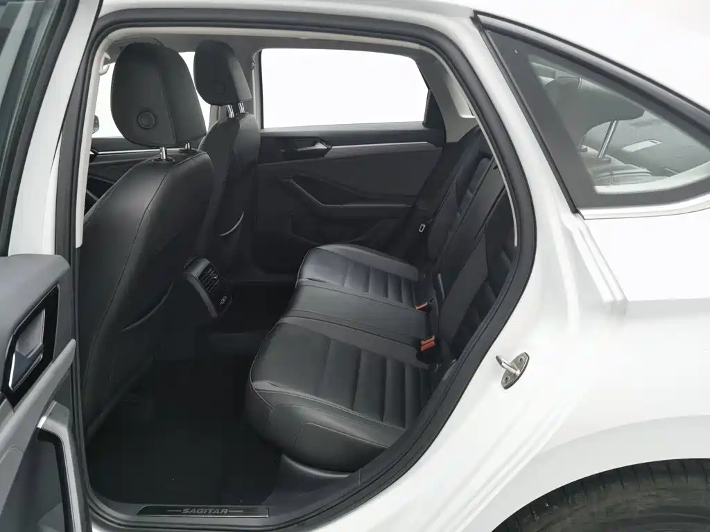 Volkswagen Sagitar — миниатюра 15