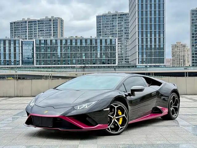 LAMBORGHINI HURACÁN