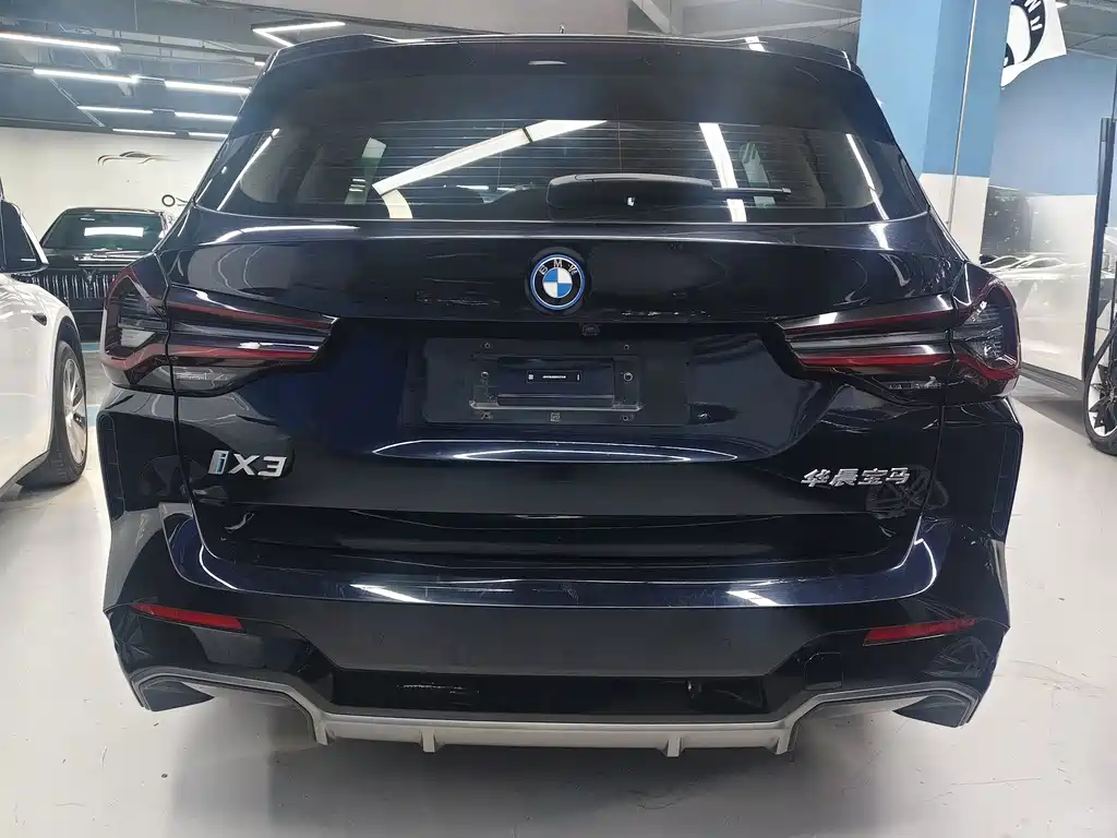BMW iX3 — миниатюра 15