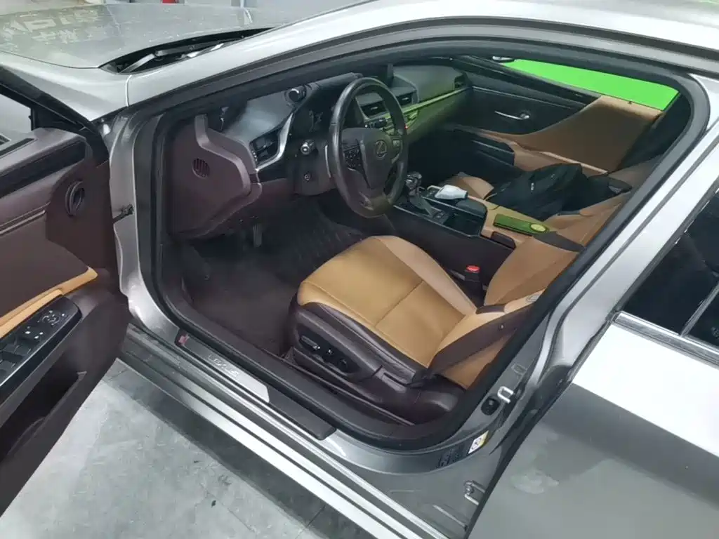 Lexus ES — миниатюра 16