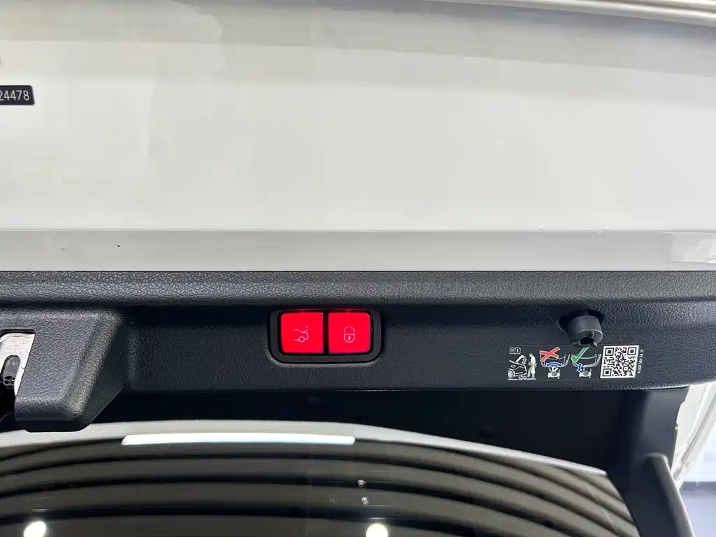 Mercedes-Benz EQE — миниатюра 16