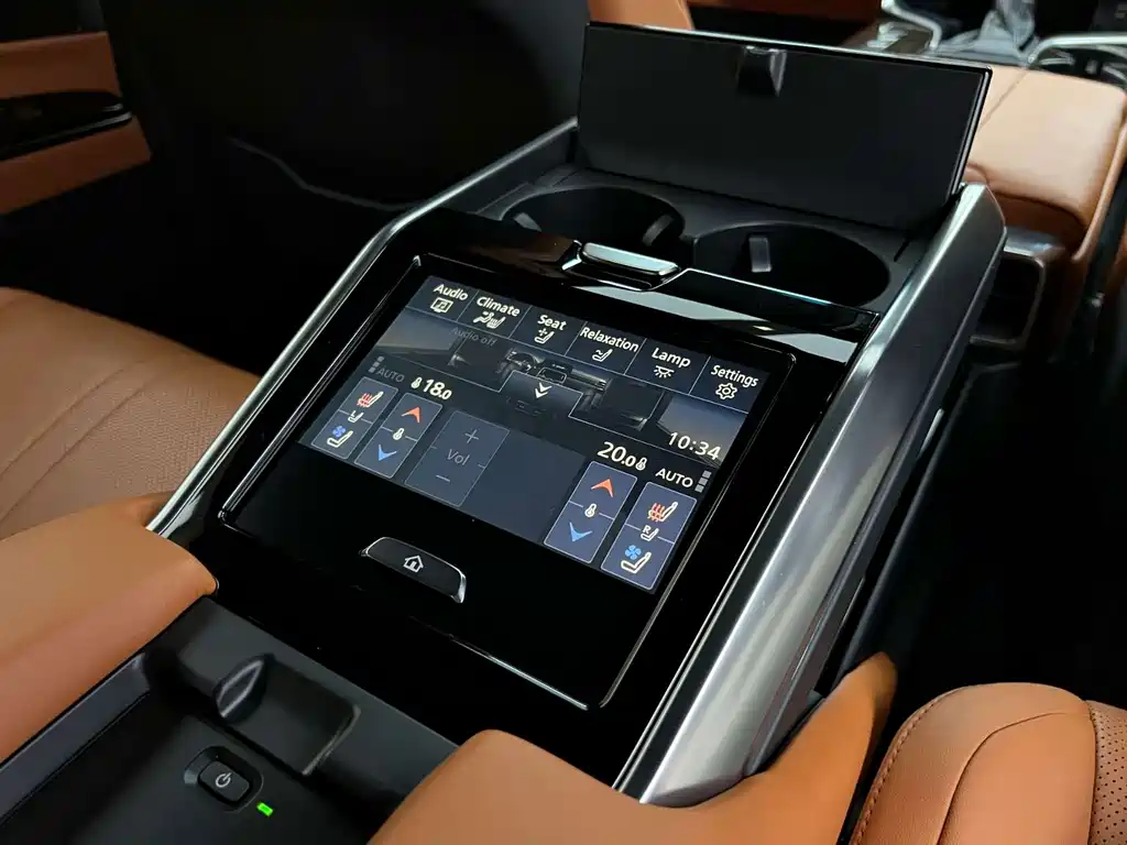 Lexus LX — миниатюра 8