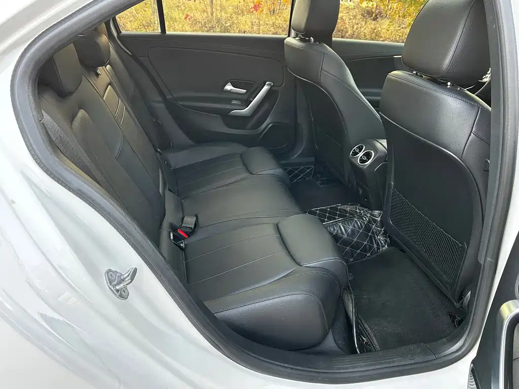 Mercedes-Benz A-Class — миниатюра 11
