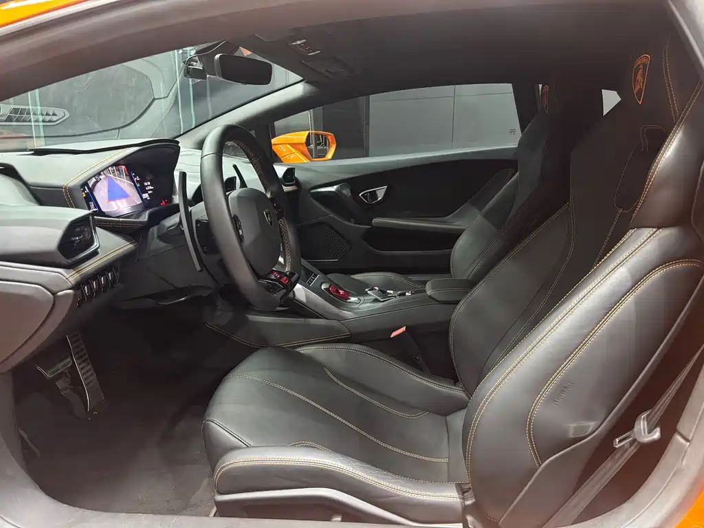 LAMBORGHINI HURACÁN