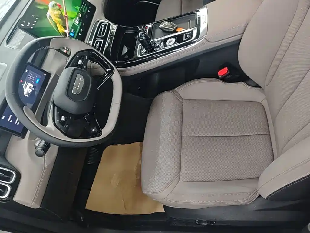 Geely Boyue L — миниатюра 16
