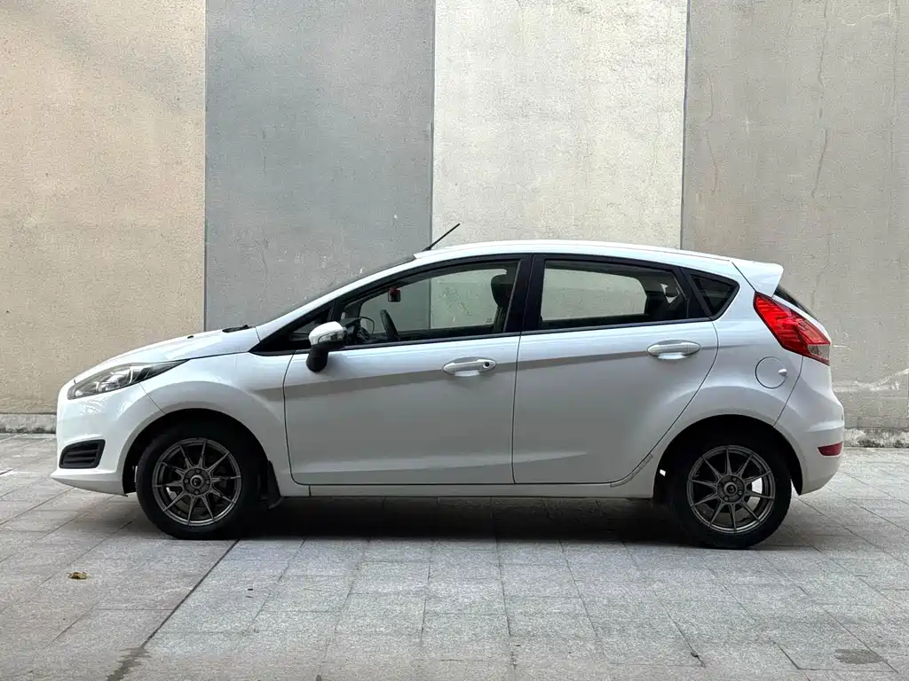 Ford Fiesta — миниатюра 4