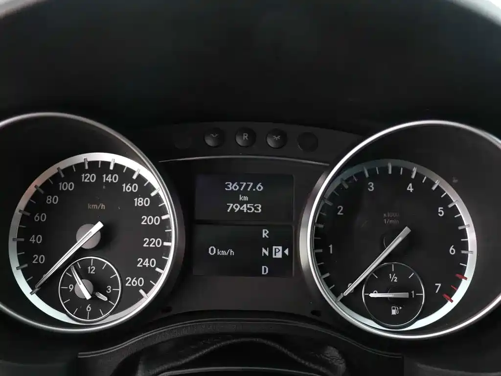 Mercedes-Benz R-Class — миниатюра 6