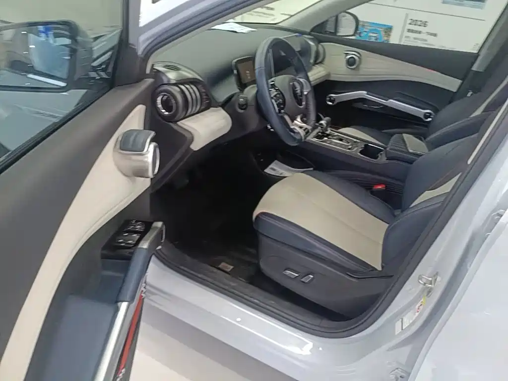BYD Yuan Plus — миниатюра 16