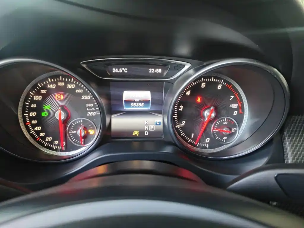 Mercedes-Benz GLA — миниатюра 12