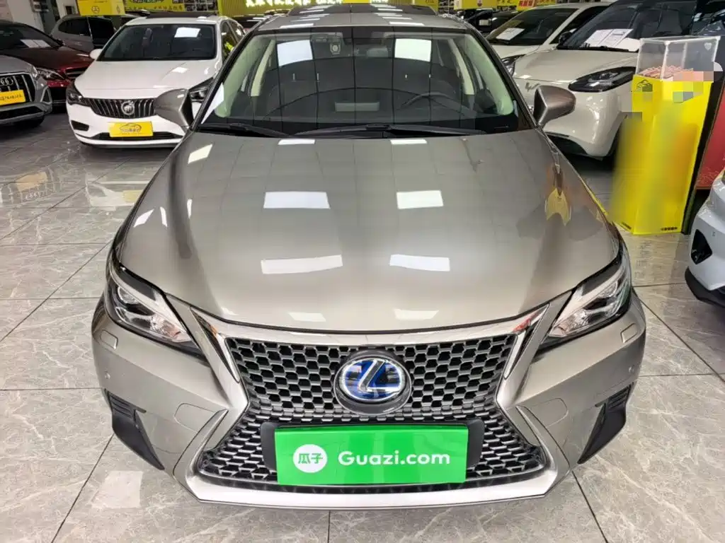 Lexus CT — миниатюра 3