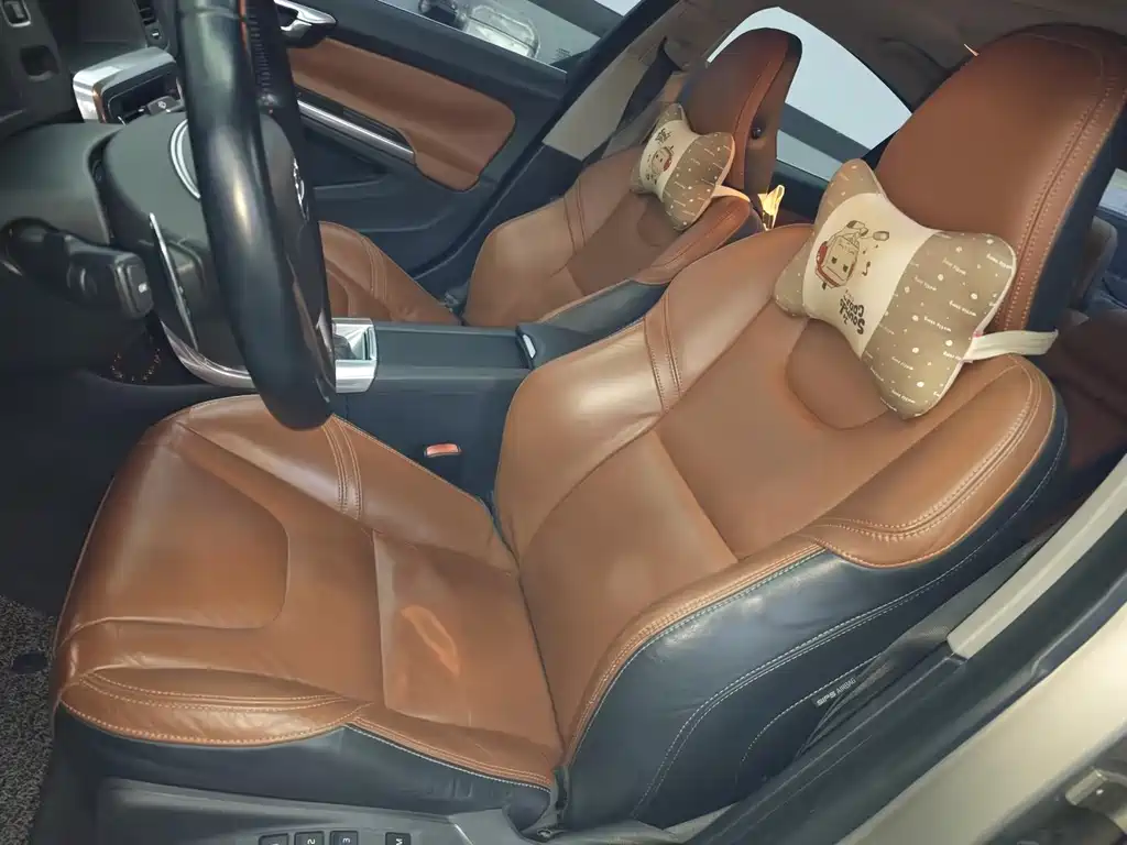 Volvo S60 (Import) — миниатюра 4