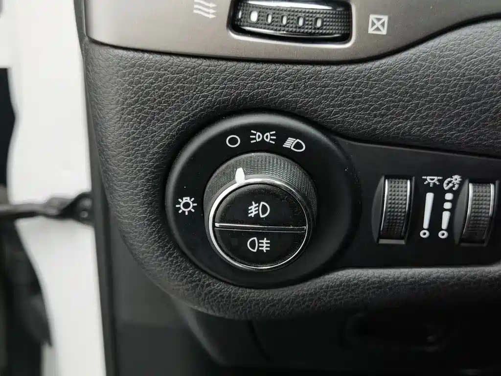 Jeep Cherokee — миниатюра 21
