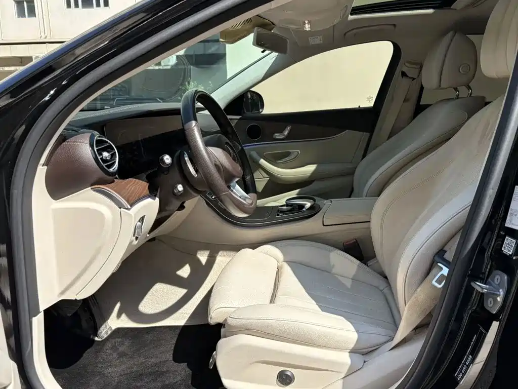 Mercedes-Benz E-Class — миниатюра 4