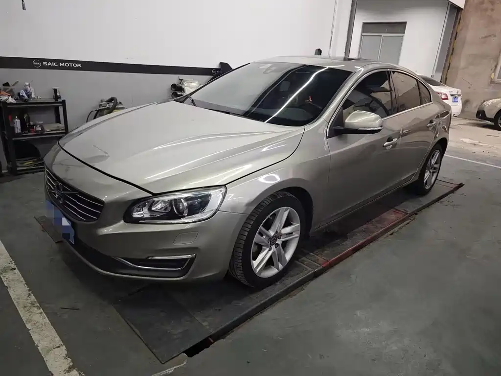 Volvo S60 (Import)