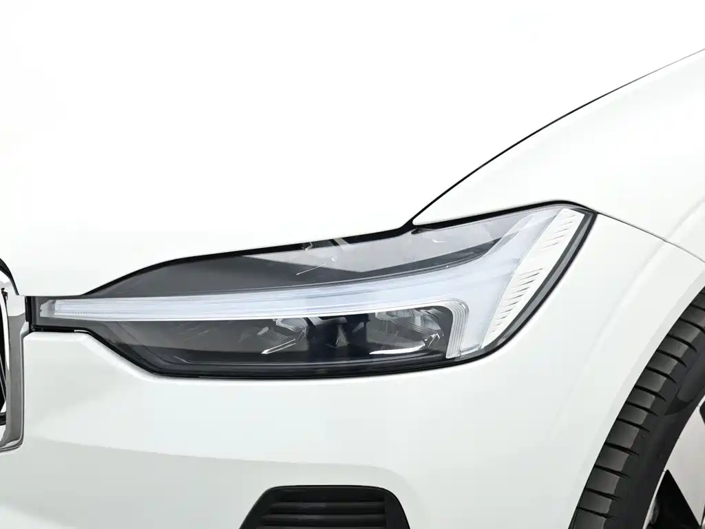 Volvo XC60 PHEV — миниатюра 17