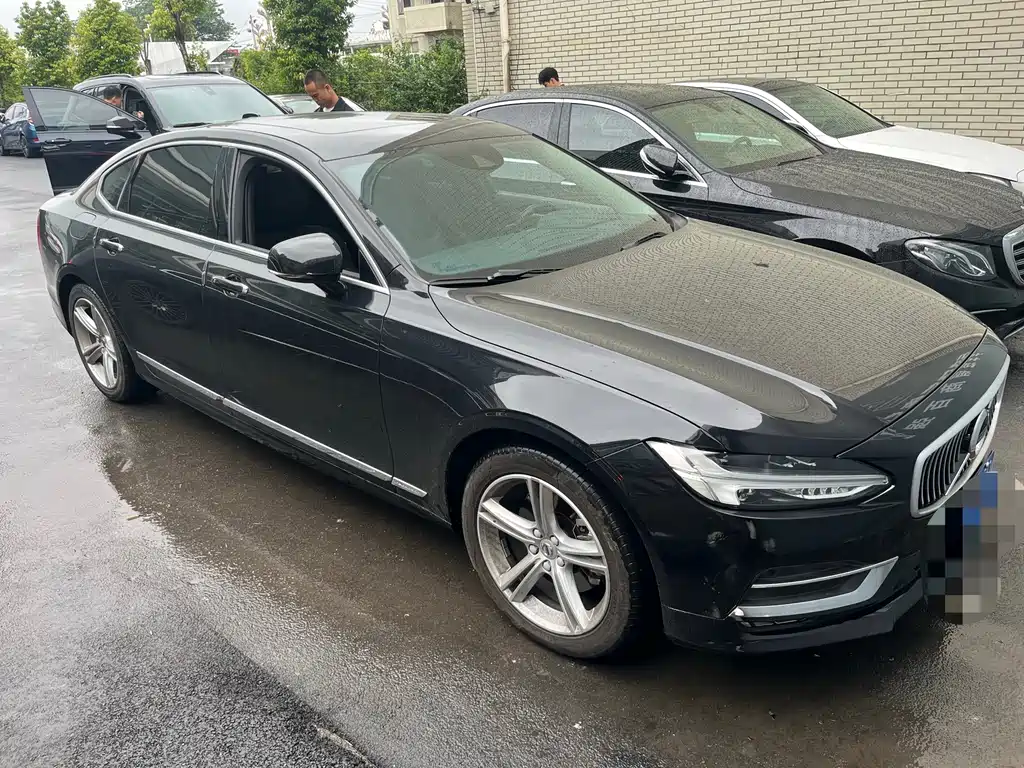 Volvo S90 — миниатюра 2