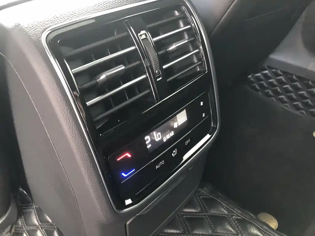 Volkswagen CC - фото 17