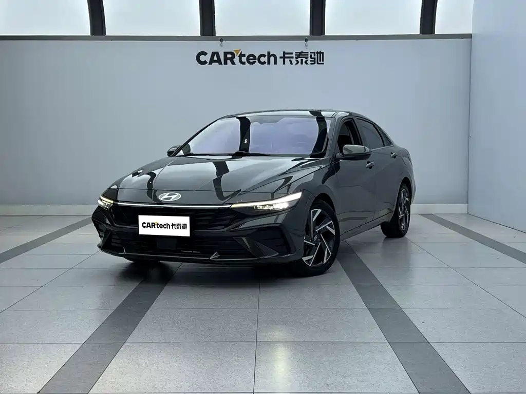 Купить Hyundai Elantra