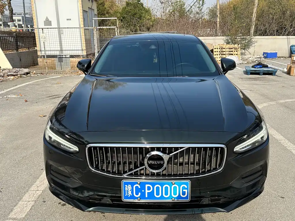 VOLVO S90