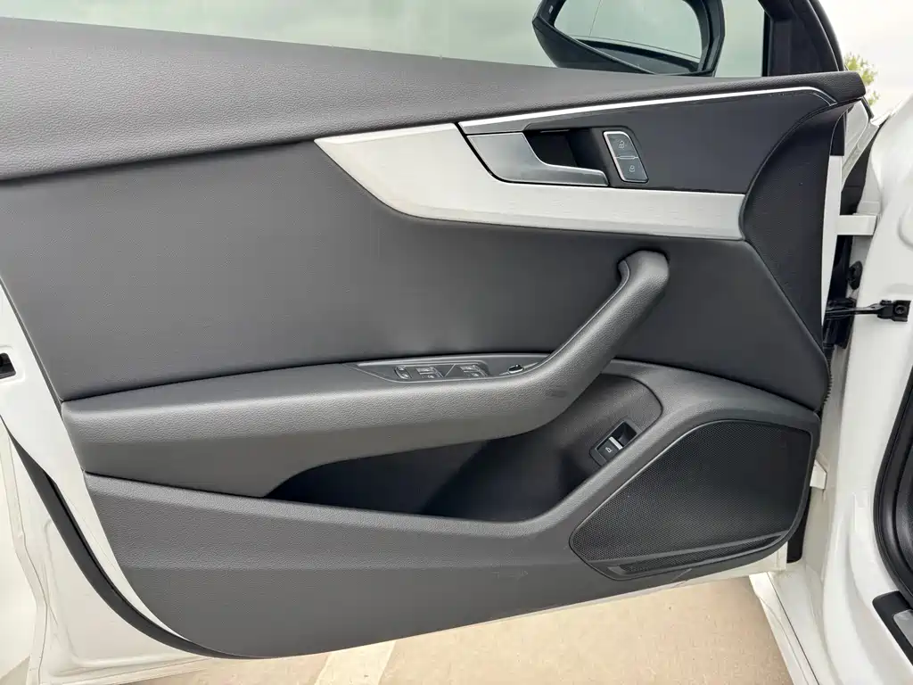 Audi A4L — миниатюра 8