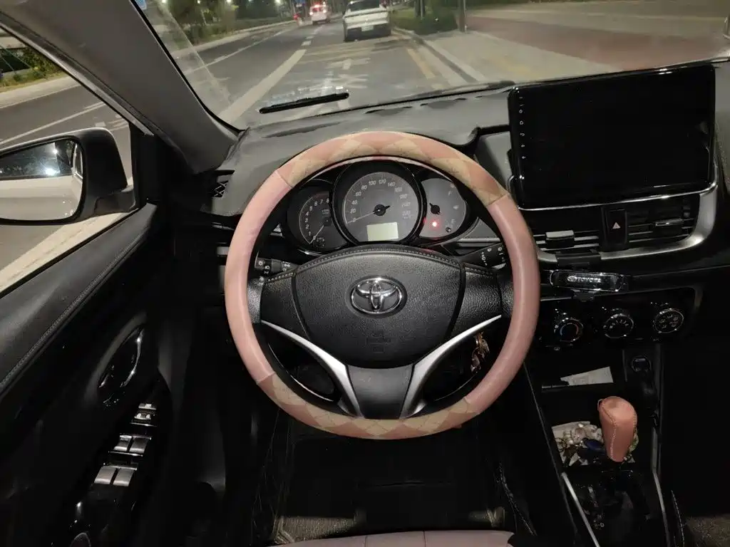 Toyota Yaris L — миниатюра 6
