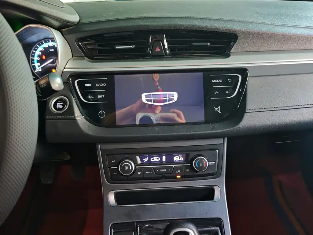 Geely Emgrand — миниатюра 13