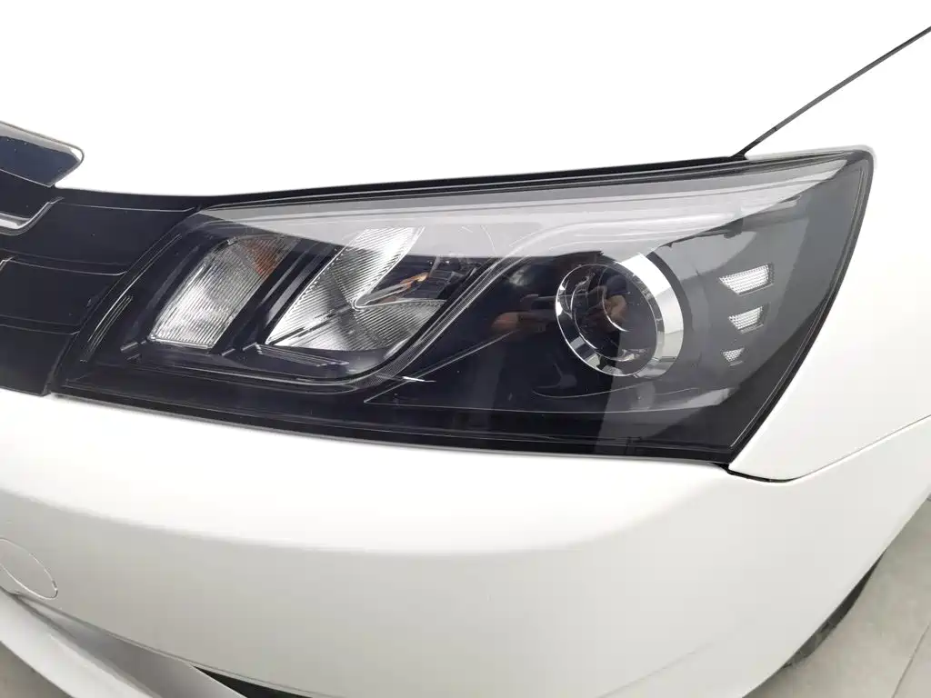 Geely Emgrand — миниатюра 7