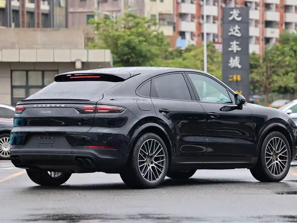 Porsche Cayenne — миниатюра 9