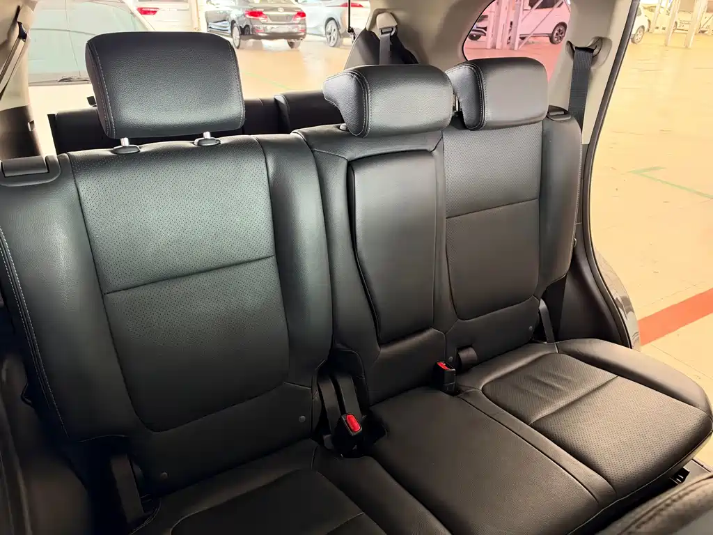 Mitsubishi Outlander — миниатюра 23