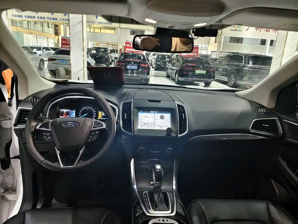 Ford Edge — миниатюра 6