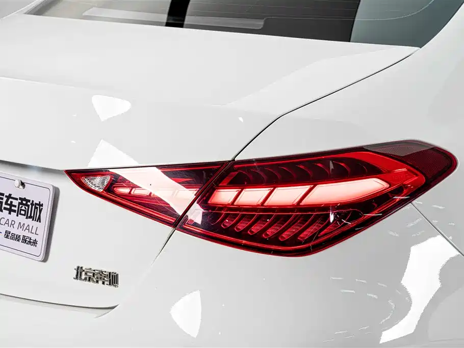 Mercedes-Benz C-Class — миниатюра 8