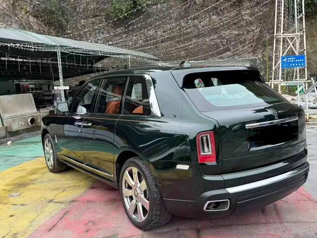 Rolls-Royce Cullinan — миниатюра 3