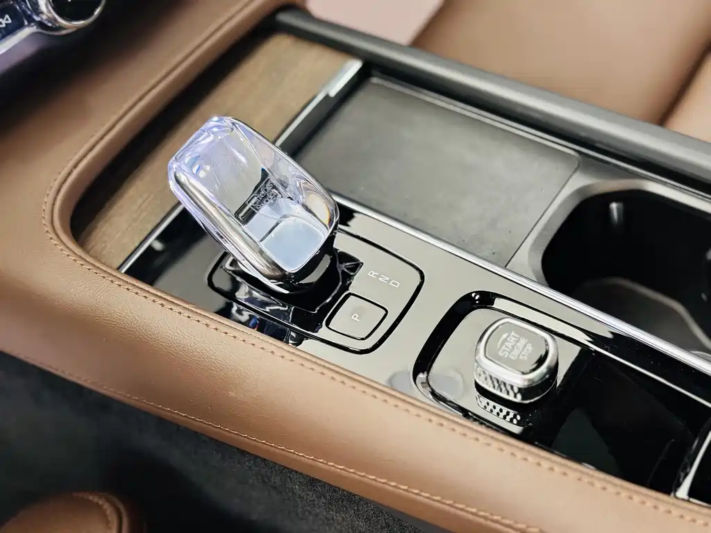 Volvo S90 — миниатюра 14