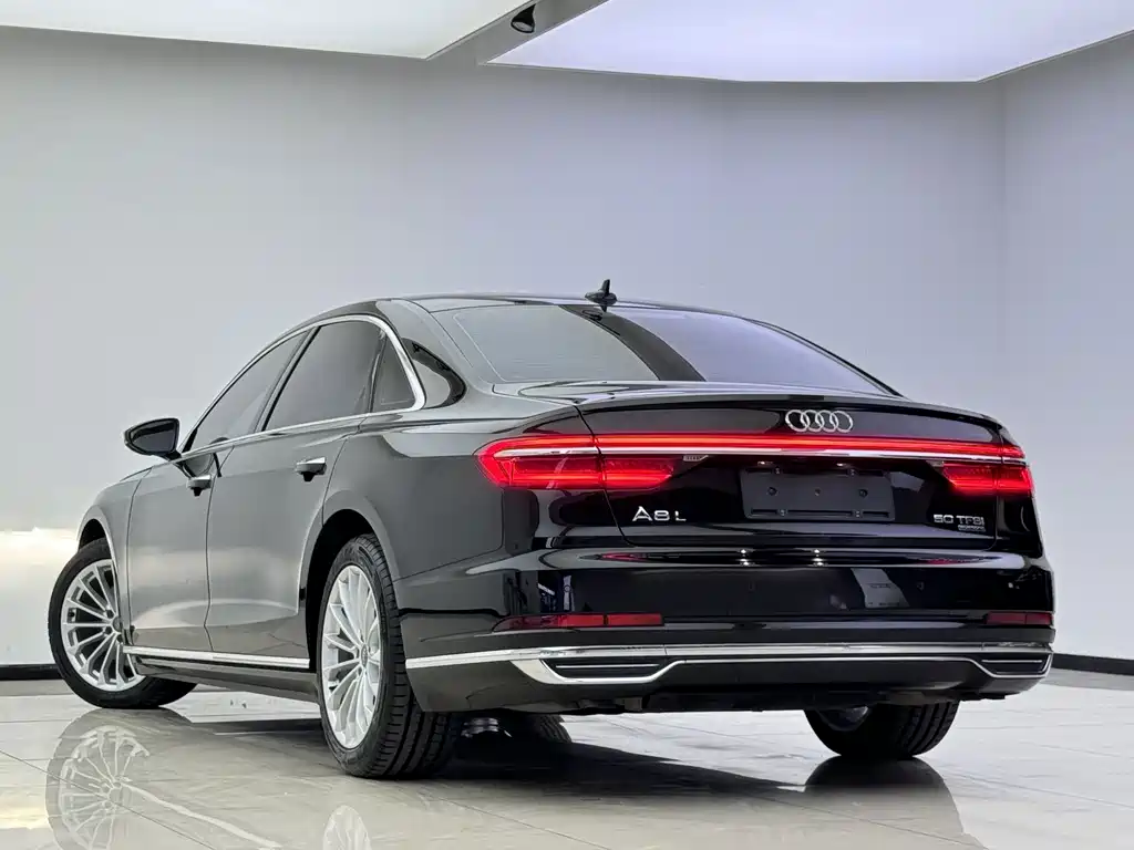 Audi A8 — миниатюра 10
