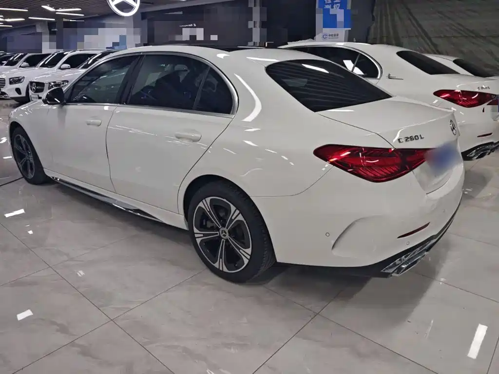 Mercedes-Benz C-Class — миниатюра 5