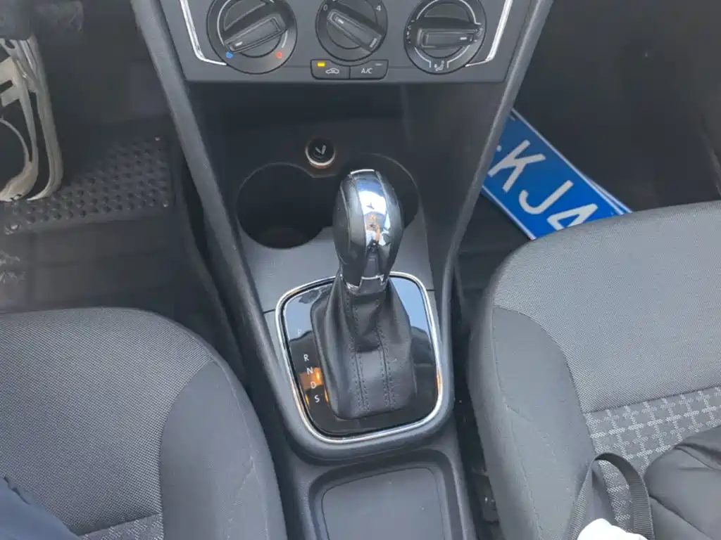 Volkswagen Polo — миниатюра 14