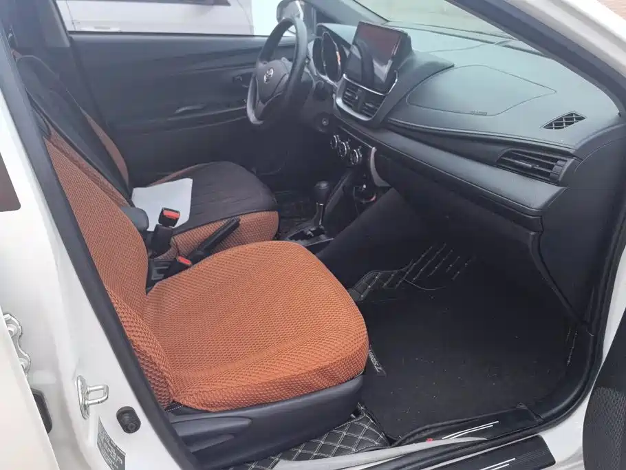 Toyota Yaris L — миниатюра 8