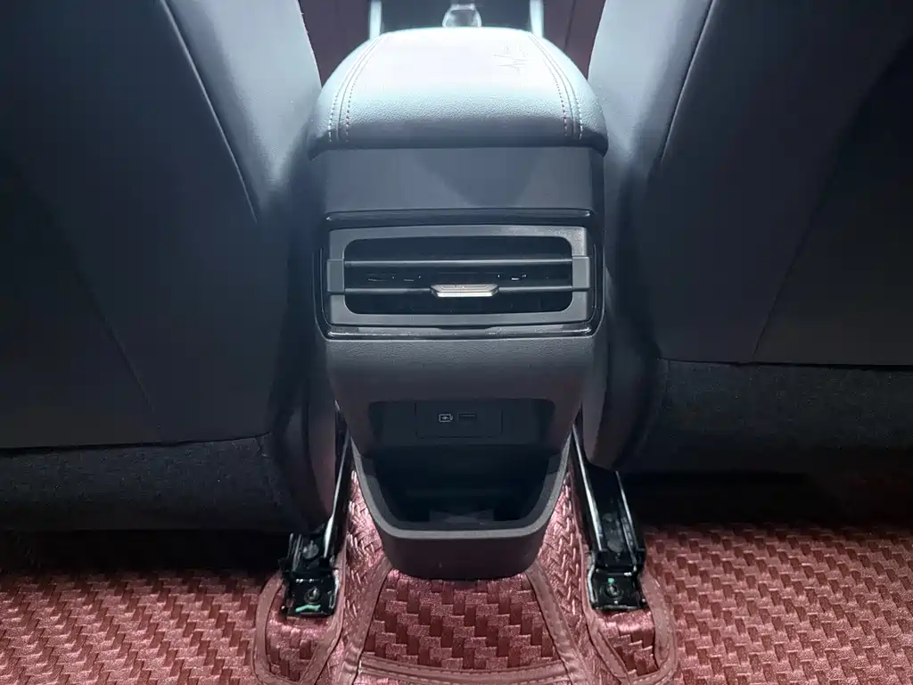 Geely Emgrand S — миниатюра 21