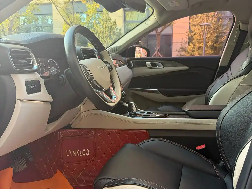 Lynk & Co 02 — миниатюра 4