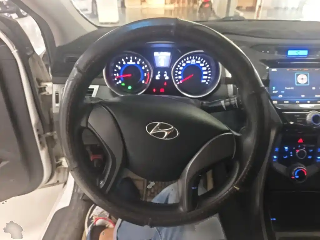 Hyundai Elantra Langdong — миниатюра 11