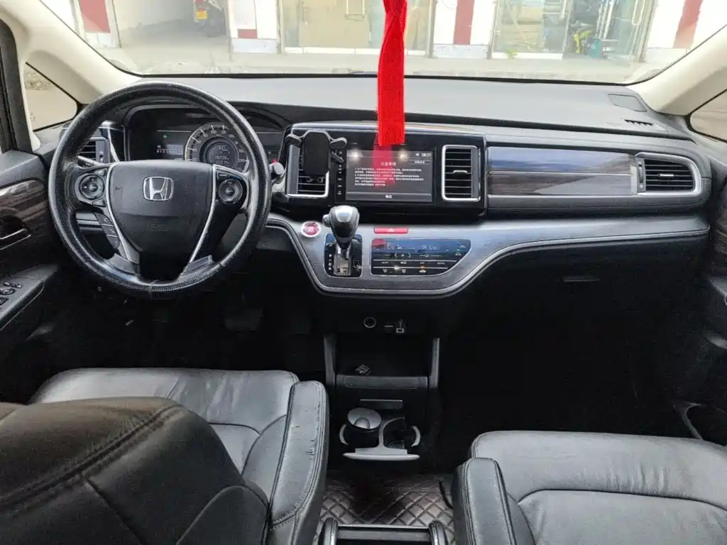 Honda Elysion — миниатюра 10
