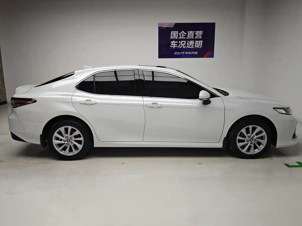 Toyota Camry — миниатюра 7