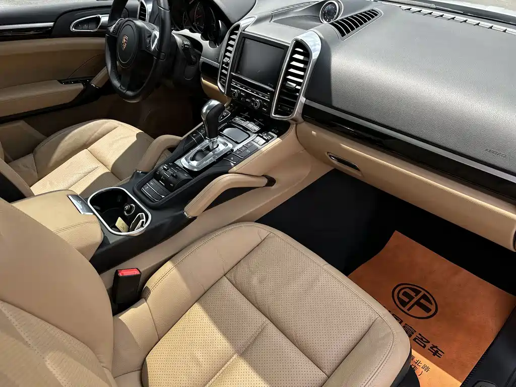 Porsche Cayenne 2014 Cayenne Platinum Edition 3.0T
