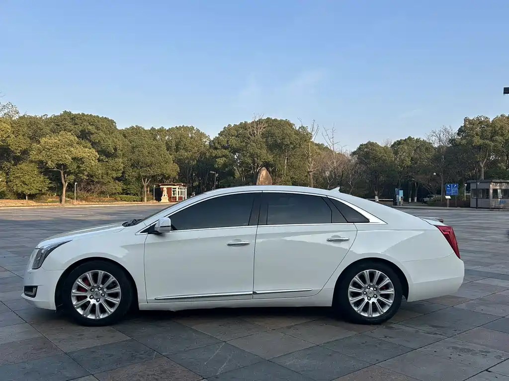 Cadillac XTS — миниатюра 4